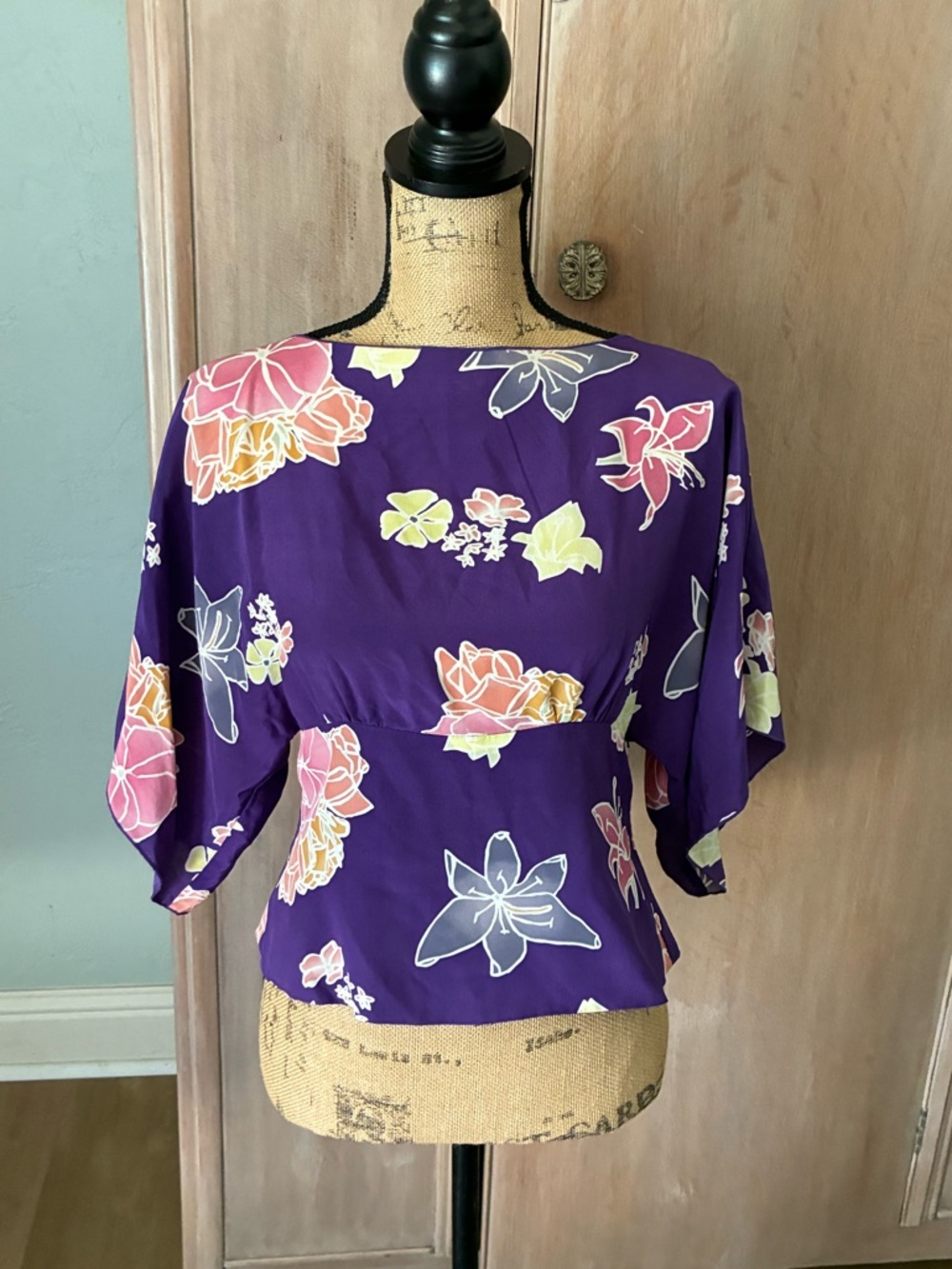 Anna Sui For Anthropologie 100% Silk purple floral Kimono Sleeve Blouse 10